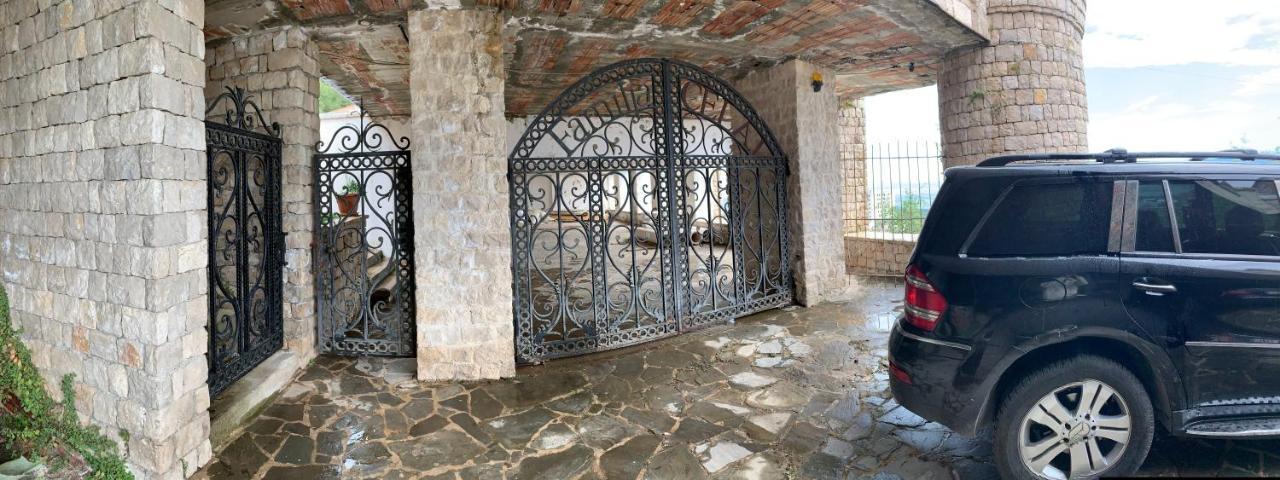 Villa Celaj “The Castle” Krujë Exterior foto